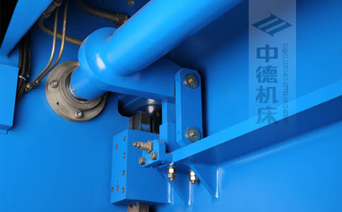 ZDPK-6325配有中德公司最新型扭軸同步裝置，強(qiáng)度高，能調(diào)節(jié)，專利技術(shù).jpg