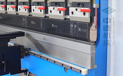 ZDPK-10025分段數(shù)控模具及高精度模具快夾，換模速度快5倍，加高型模托是門(mén)業(yè)制造專業(yè)配置.jpg