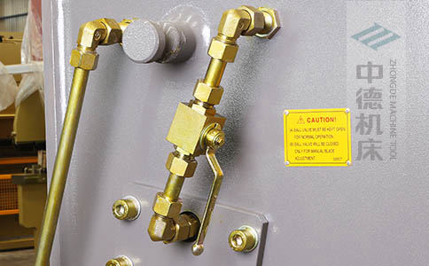 ZDS-432整機(jī)所有液壓管線(xiàn)均采用卡套式接頭，耐高壓，更換便捷.jpg