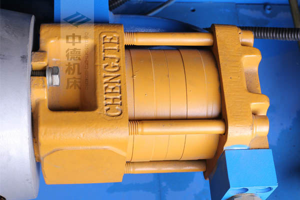 ZDPK-4015采用國內(nèi)一流品牌電機(jī)及油泵，動力強(qiáng)勁，噪音低.jpg